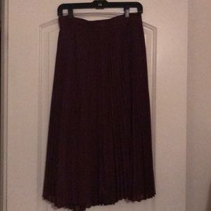 Burgundy Pleated skirt-14/16